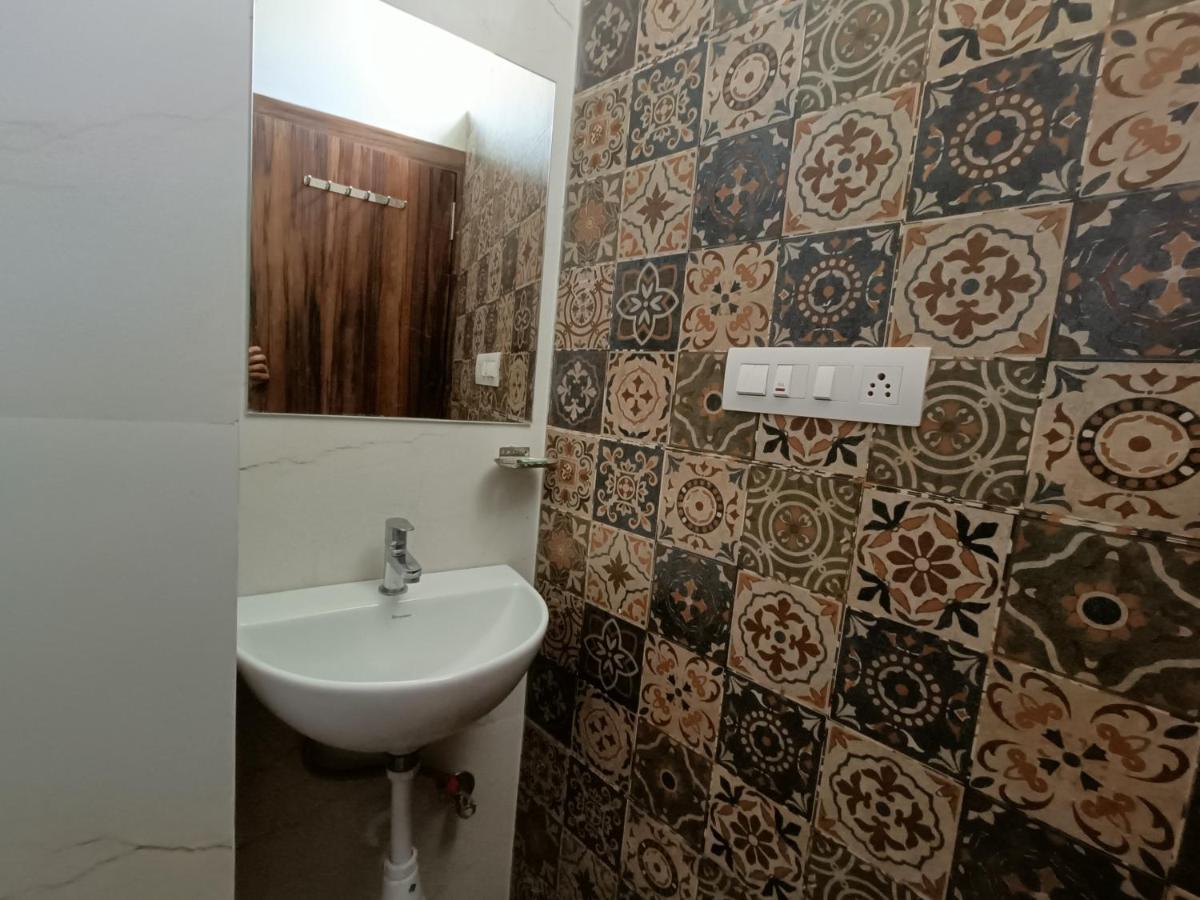Hotel Vrinda Inn Udaipur Luaran gambar