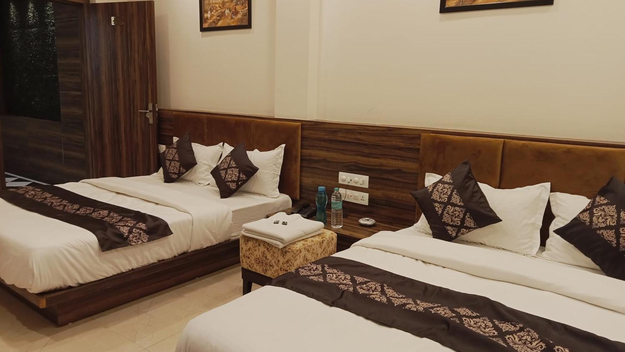 Hotel Vrinda Inn Udaipur Luaran gambar