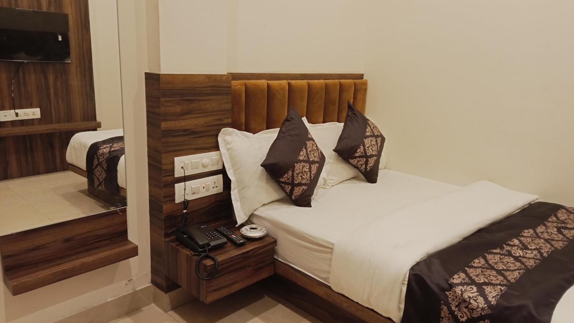 Hotel Vrinda Inn Udaipur Luaran gambar